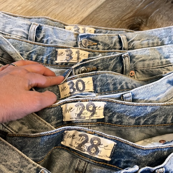 1 hour sale💥Free People, light stone, distressed jean shorts - Picture 5 of 8